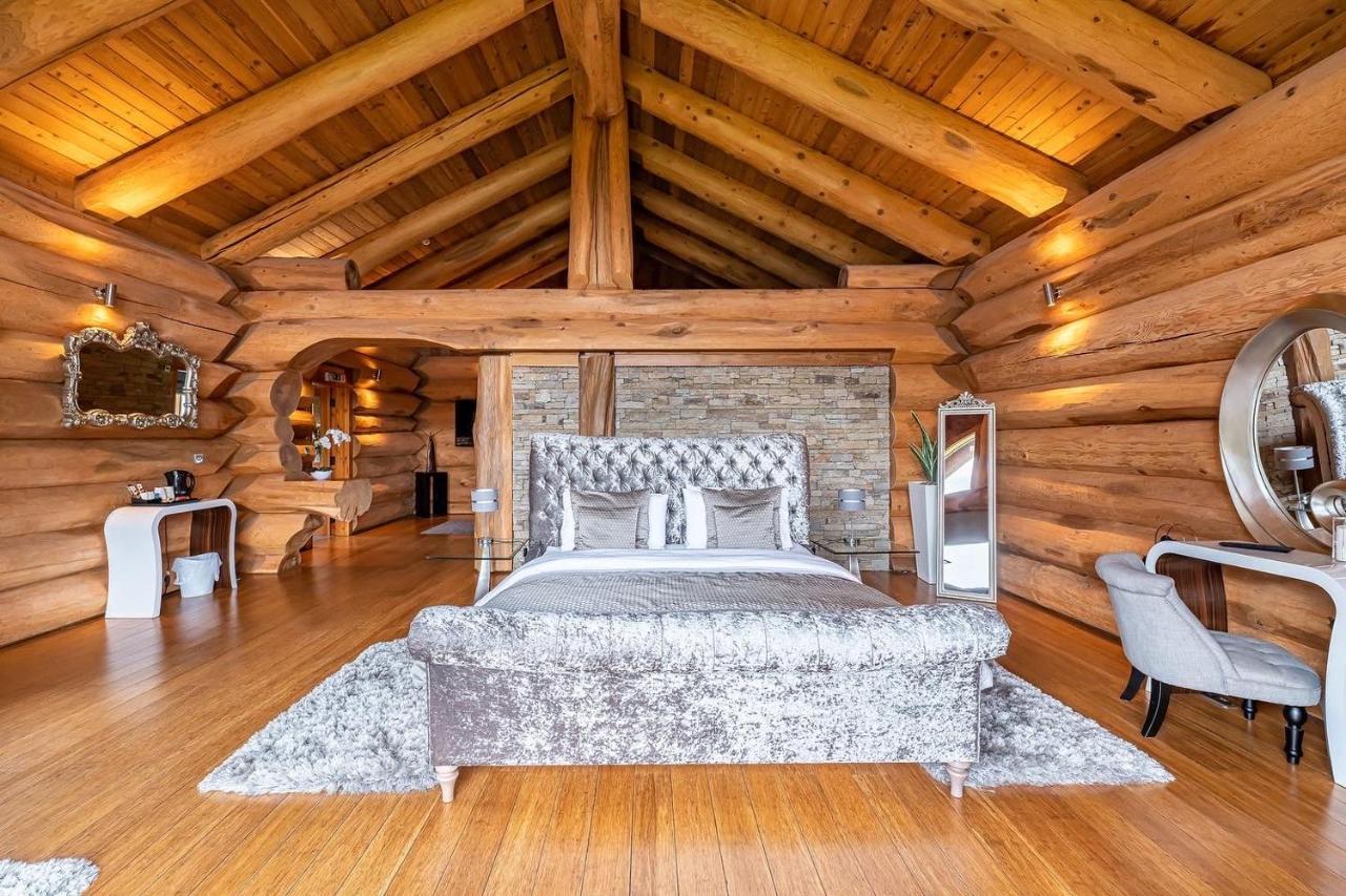 The Log Cabins At The Vu Bathgate Eksteriør billede